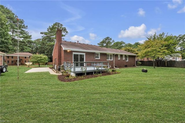 2821 Meadow Wood Dr E DR, Chesapeake, VA 23321