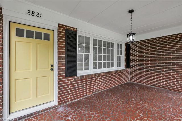 2821 Meadow Wood Dr E DR, Chesapeake, VA 23321