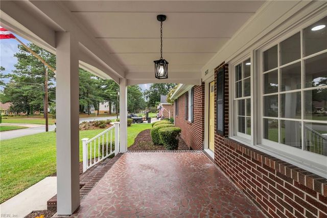 2821 Meadow Wood Dr E DR, Chesapeake, VA 23321