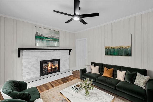 2821 Meadow Wood Dr E DR, Chesapeake, VA 23321