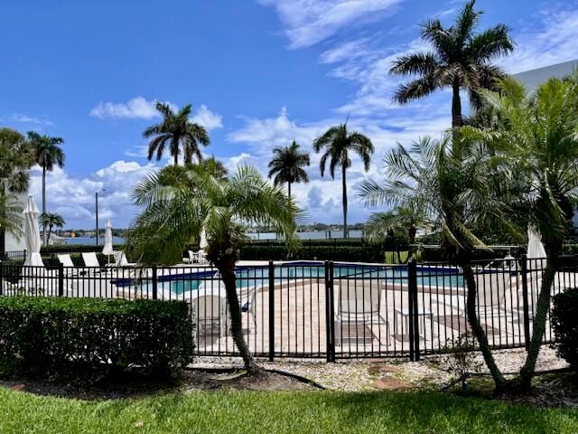 3701 S Flagler Drive A101, West Palm Beach, FL 33405