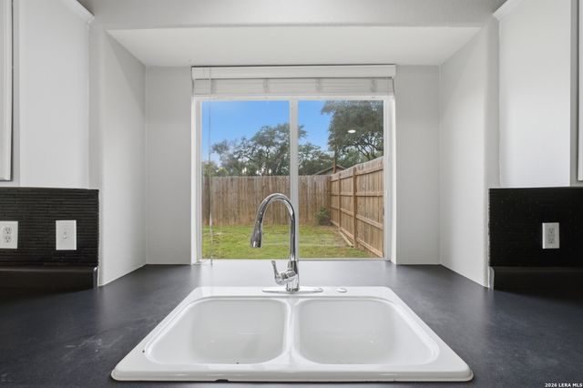 5130 MEADOW LARK DR, Bulverde, TX 78163