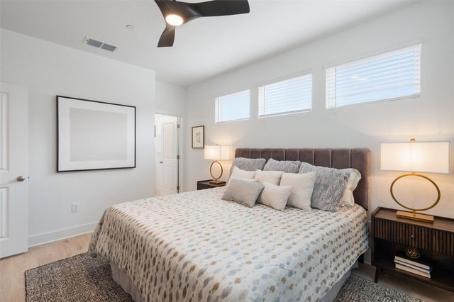200 W 56th ST 7104, Austin, TX 78751