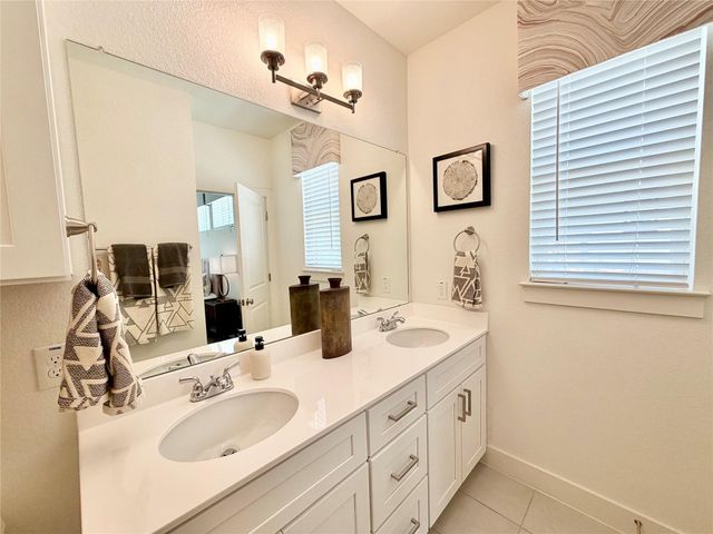 200 W 56th ST 7104, Austin, TX 78751