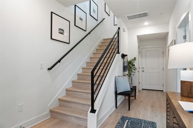 200 W 56th ST 7104, Austin, TX 78751