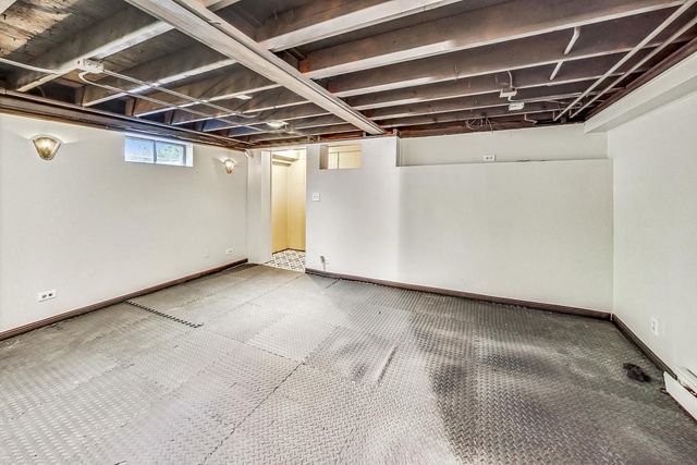 129 E 55th Street, Westmont, IL 60559