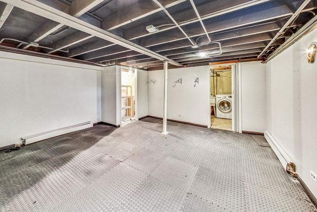 129 E 55th Street, Westmont, IL 60559