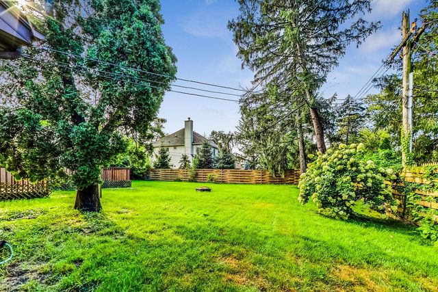 129 E 55th Street, Westmont, IL 60559