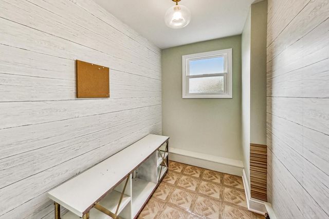 129 E 55th Street, Westmont, IL 60559