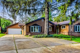 129 E 55th Street, Westmont, IL 60559