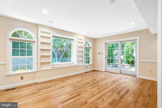 4217 SCOTLAND RD, Alexandria, VA 22309