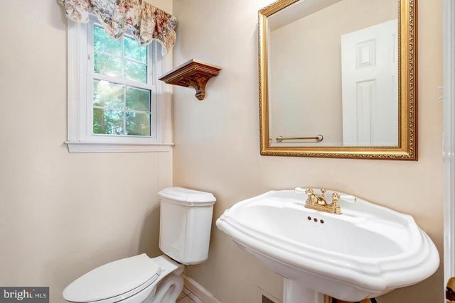 4217 SCOTLAND RD, Alexandria, VA 22309