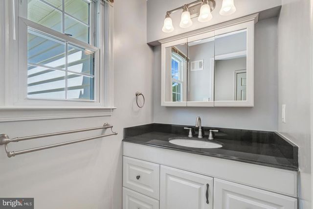 4217 SCOTLAND RD, Alexandria, VA 22309