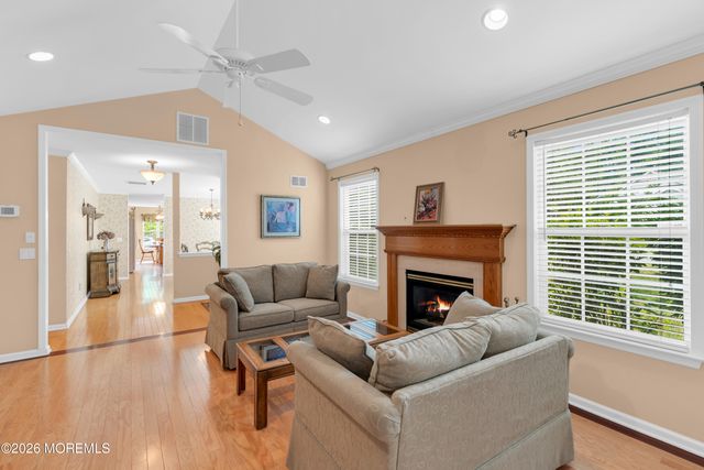 2 Wellington Lane, Lakewood, NJ 08701