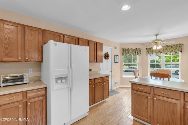 2 Wellington Lane, Lakewood, NJ 08701
