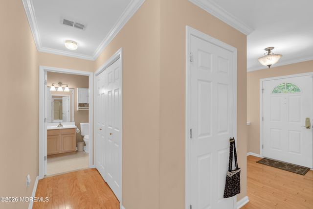 2 Wellington Lane, Lakewood, NJ 08701