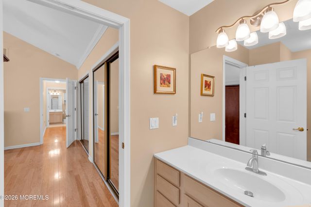 2 Wellington Lane, Lakewood, NJ 08701