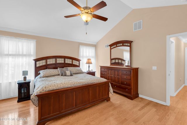 2 Wellington Lane, Lakewood, NJ 08701