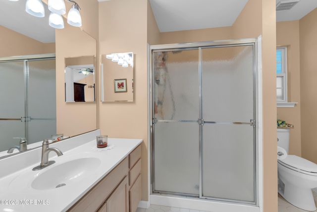 2 Wellington Lane, Lakewood, NJ 08701