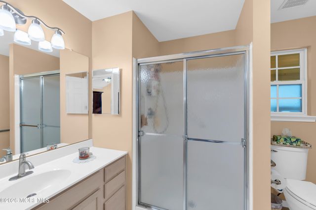 2 Wellington Lane, Lakewood, NJ 08701