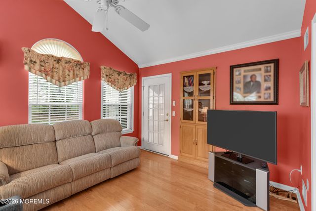 2 Wellington Lane, Lakewood, NJ 08701