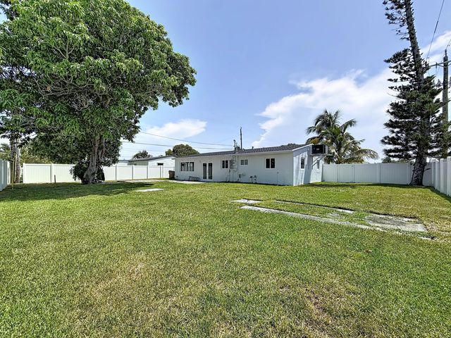1441 SW 1ST Terrace, Deerfield Beach, FL 33441