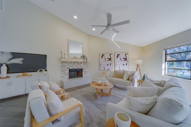 10381 98TH STREET, Largo, FL 33773