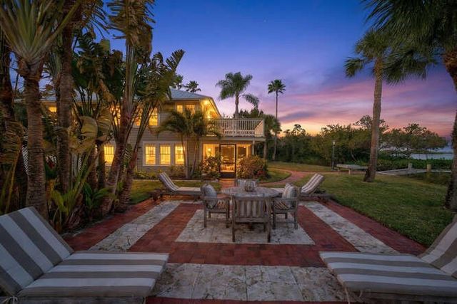 1935 Quay Dock Road, Vero Beach, FL 32967