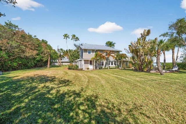 1935 Quay Dock Road, Vero Beach, FL 32967