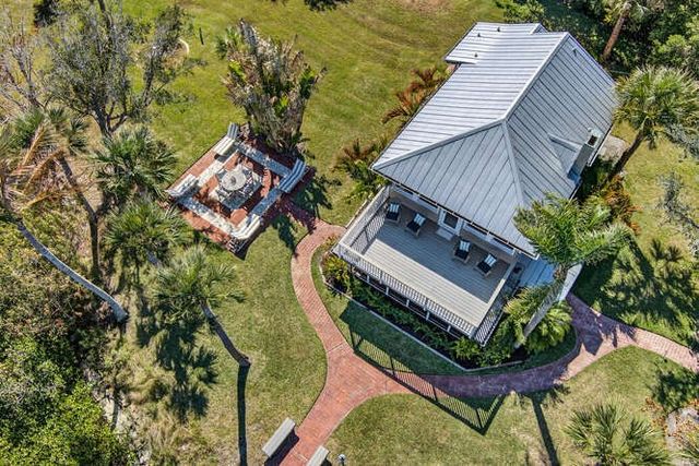1935 Quay Dock Road, Vero Beach, FL 32967