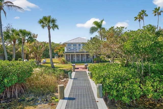 1935 Quay Dock Road, Vero Beach, FL 32967