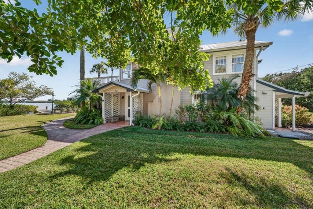 1935 Quay Dock Road, Vero Beach, FL 32967