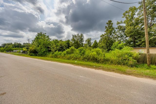 505 County Road 3416, Cleveland, TX 77327