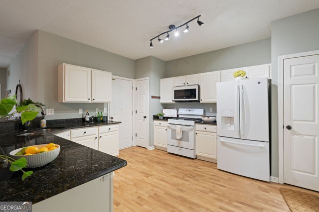 1206 Astastula Way, Woodstock, GA 30188