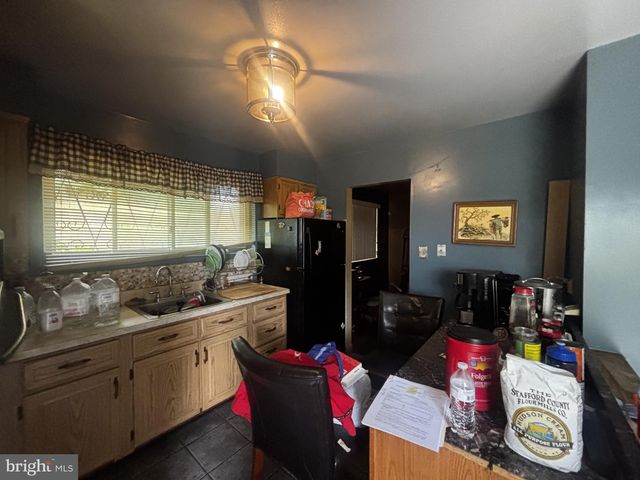 4037 S CAPITOL ST SE, Washington, DC 20032