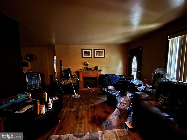 4037 S CAPITOL ST SE, Washington, DC 20032