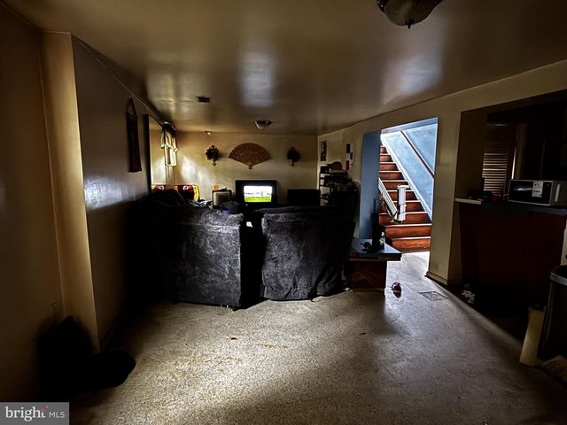 4037 S CAPITOL ST SE, Washington, DC 20032