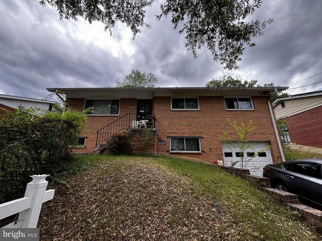4037 S CAPITOL ST SE, Washington, DC 20032