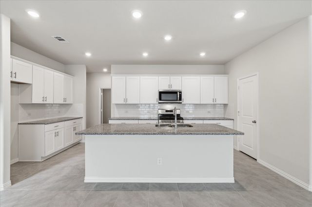 233 Luna Lane, Lake Dallas, TX 75065