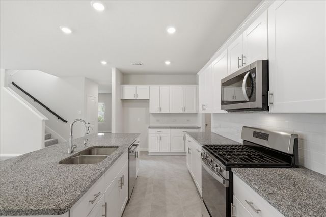 233 Luna Lane, Lake Dallas, TX 75065
