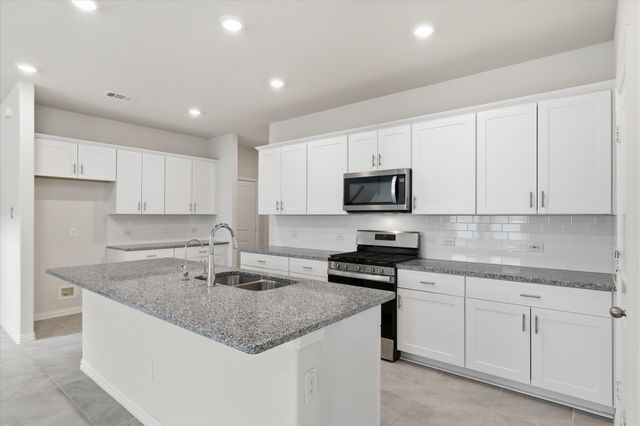 233 Luna Lane, Lake Dallas, TX 75065