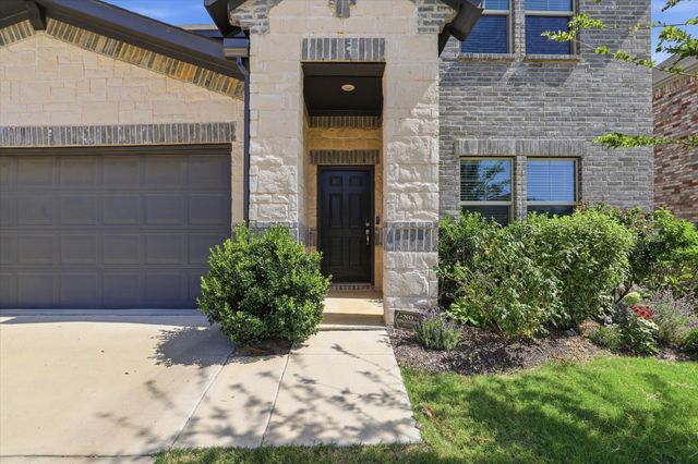 233 Luna Lane, Lake Dallas, TX 75065