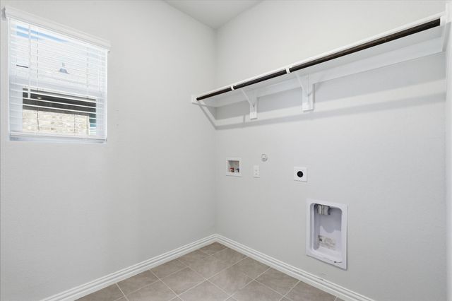 233 Luna Lane, Lake Dallas, TX 75065