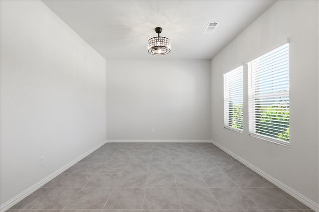 233 Luna Lane, Lake Dallas, TX 75065
