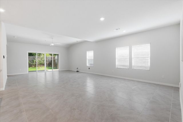 233 Luna Lane, Lake Dallas, TX 75065