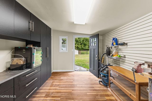 5948 Whiteford Road, Sylvania, OH 43560