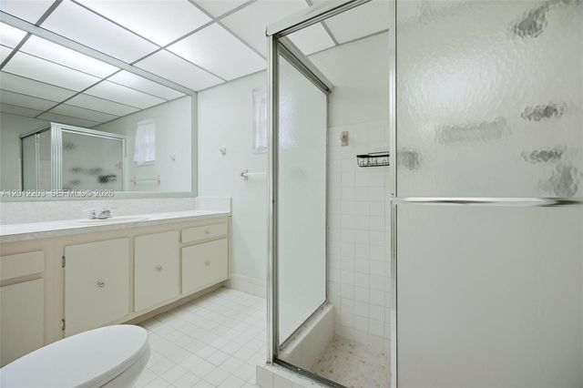920 NW 92nd Ave, Pembroke Pines, FL 33024