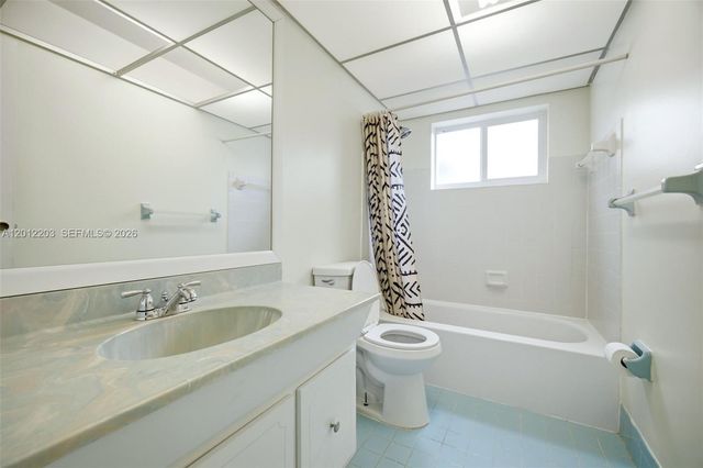 920 NW 92nd Ave, Pembroke Pines, FL 33024