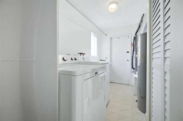 920 NW 92nd Ave, Pembroke Pines, FL 33024