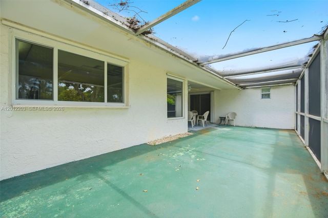 920 NW 92nd Ave, Pembroke Pines, FL 33024